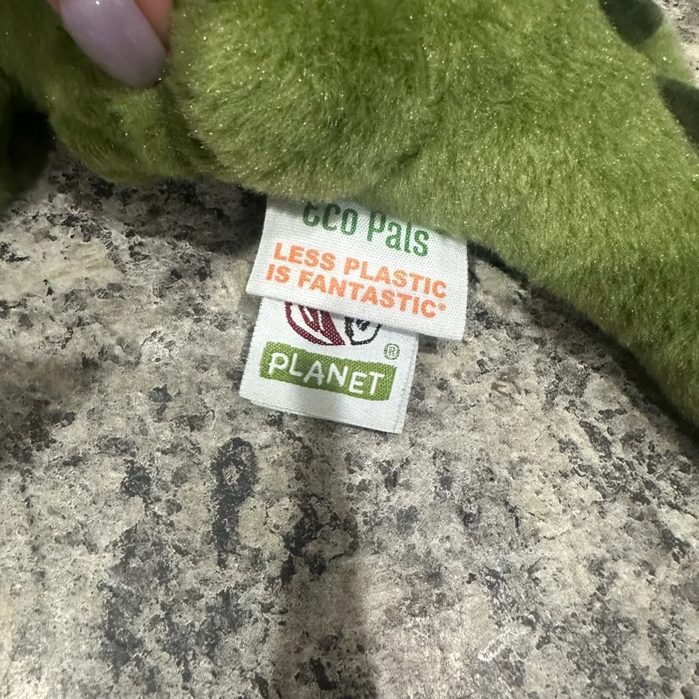 N/A soft green